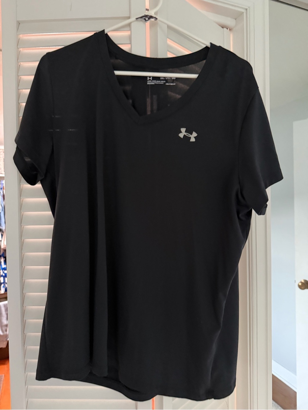 Women’s Under Armour Black V-Neck Short Sleeve Performance Tee